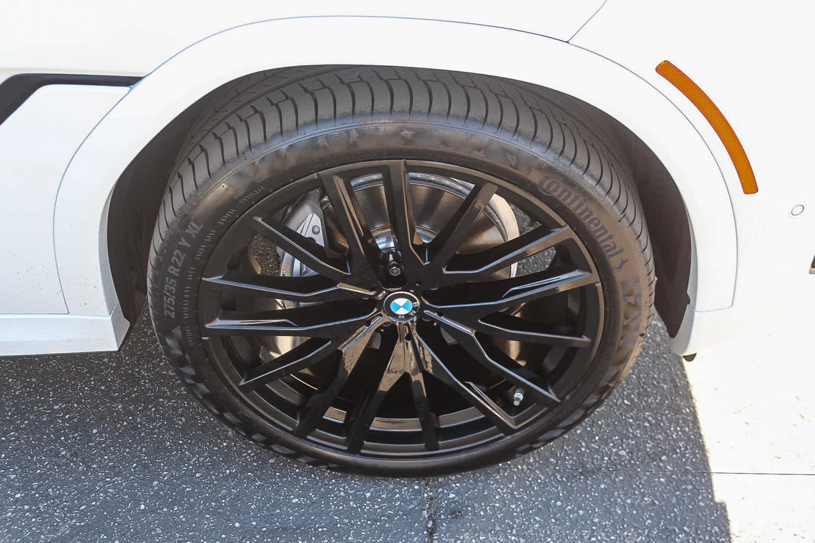 Used 2024 BMW X6 xDrive40i w/ Premium Package AWD/4WD image 9