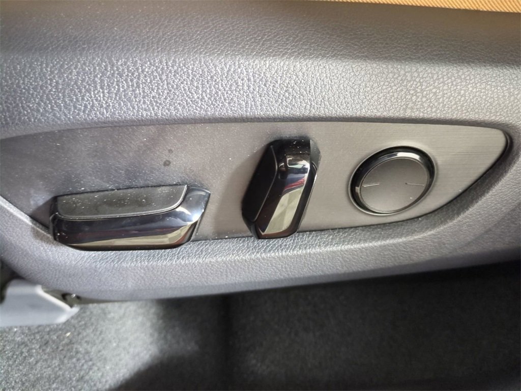 Used 2025 Lexus NX 350h AWD w/ Premium Package image 23