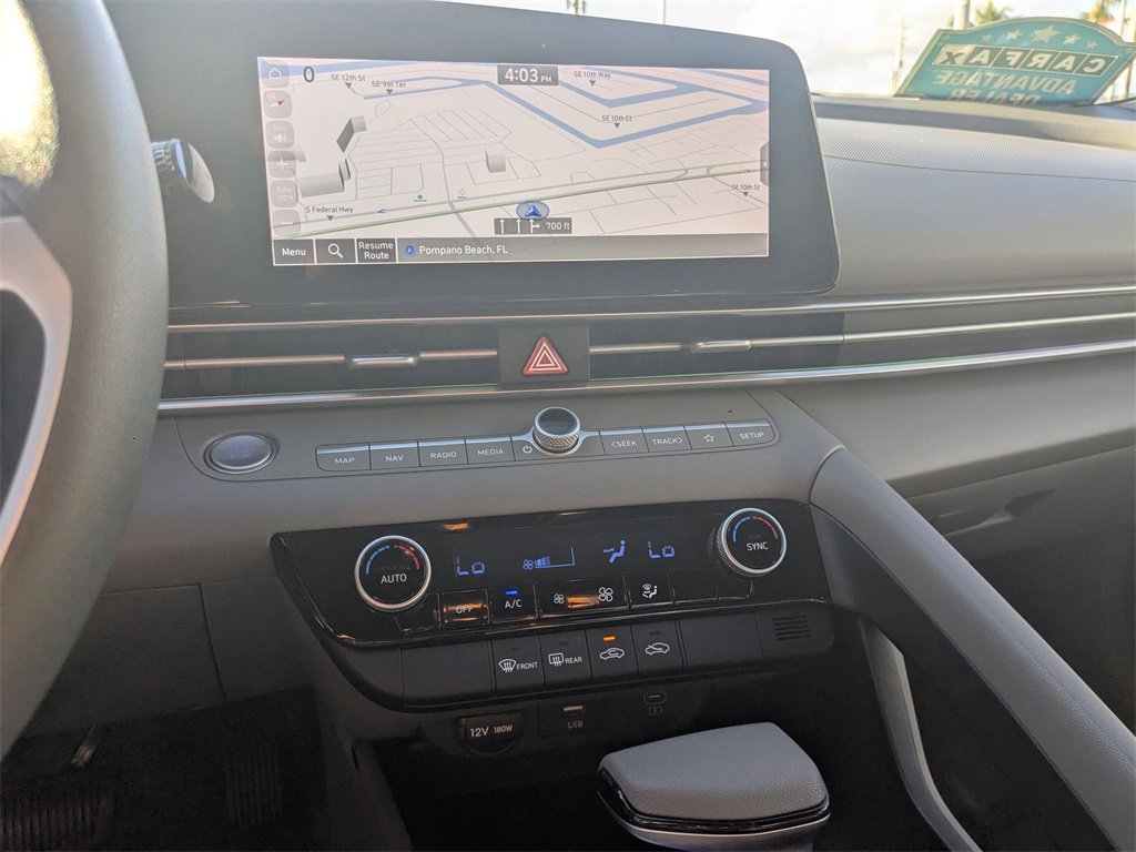 Used 2024 Hyundai Elantra SEL image 20