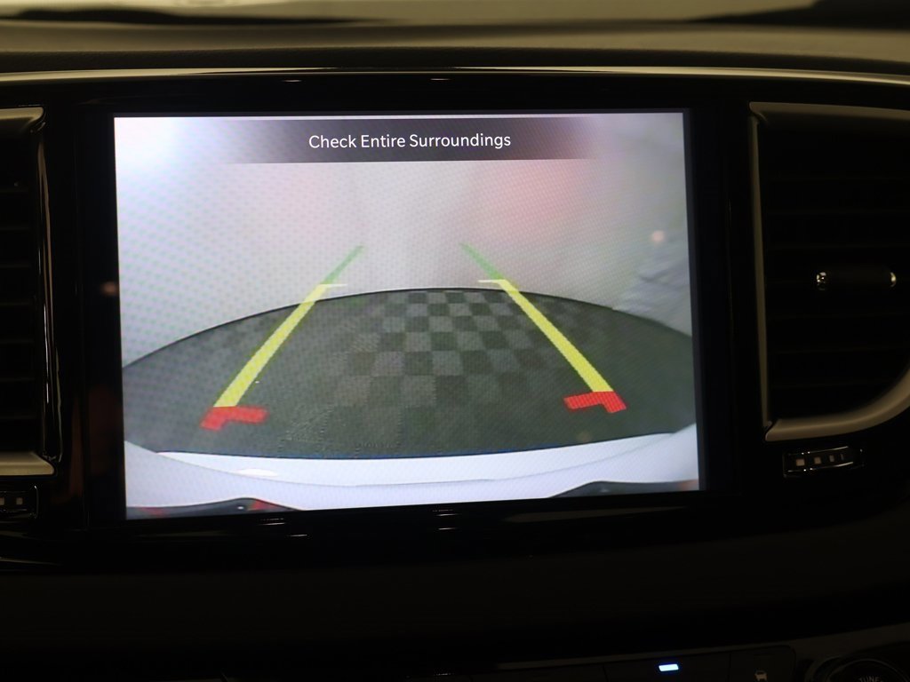 Used 2024 Chrysler Pacifica Touring-L image 45