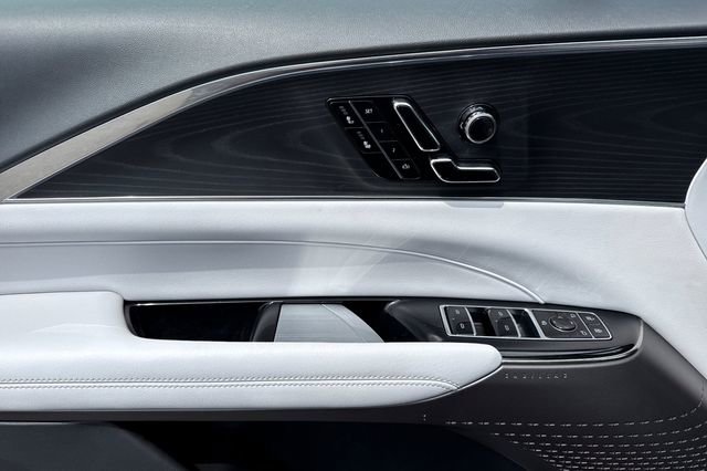 Used 2024 Cadillac Lyriq Sport RWD image 11