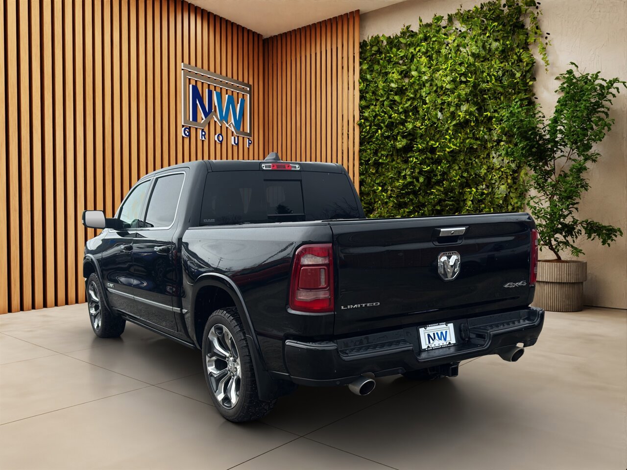 Used 2022 RAM 1500 Limited w/ Body-Colour Bumper Group AWD/4WD image 23