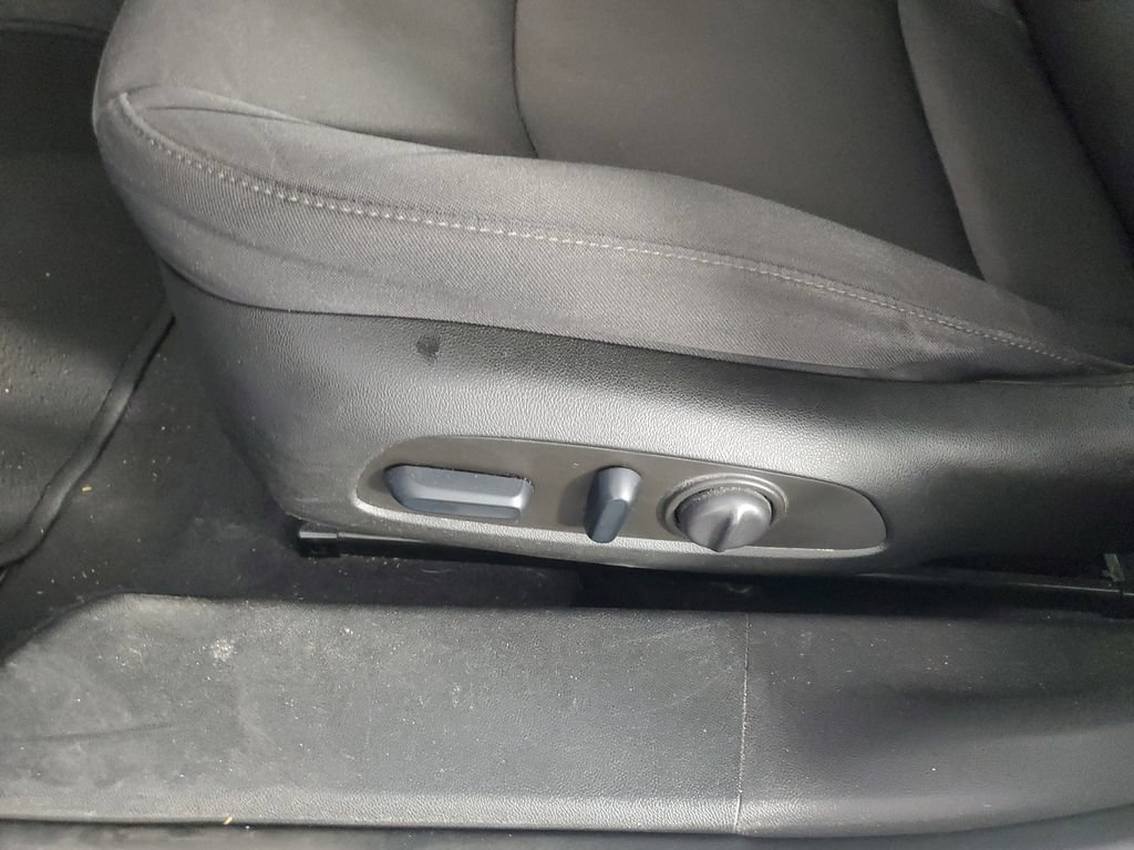 Used 2022 Chevrolet Malibu LT FWD image 29