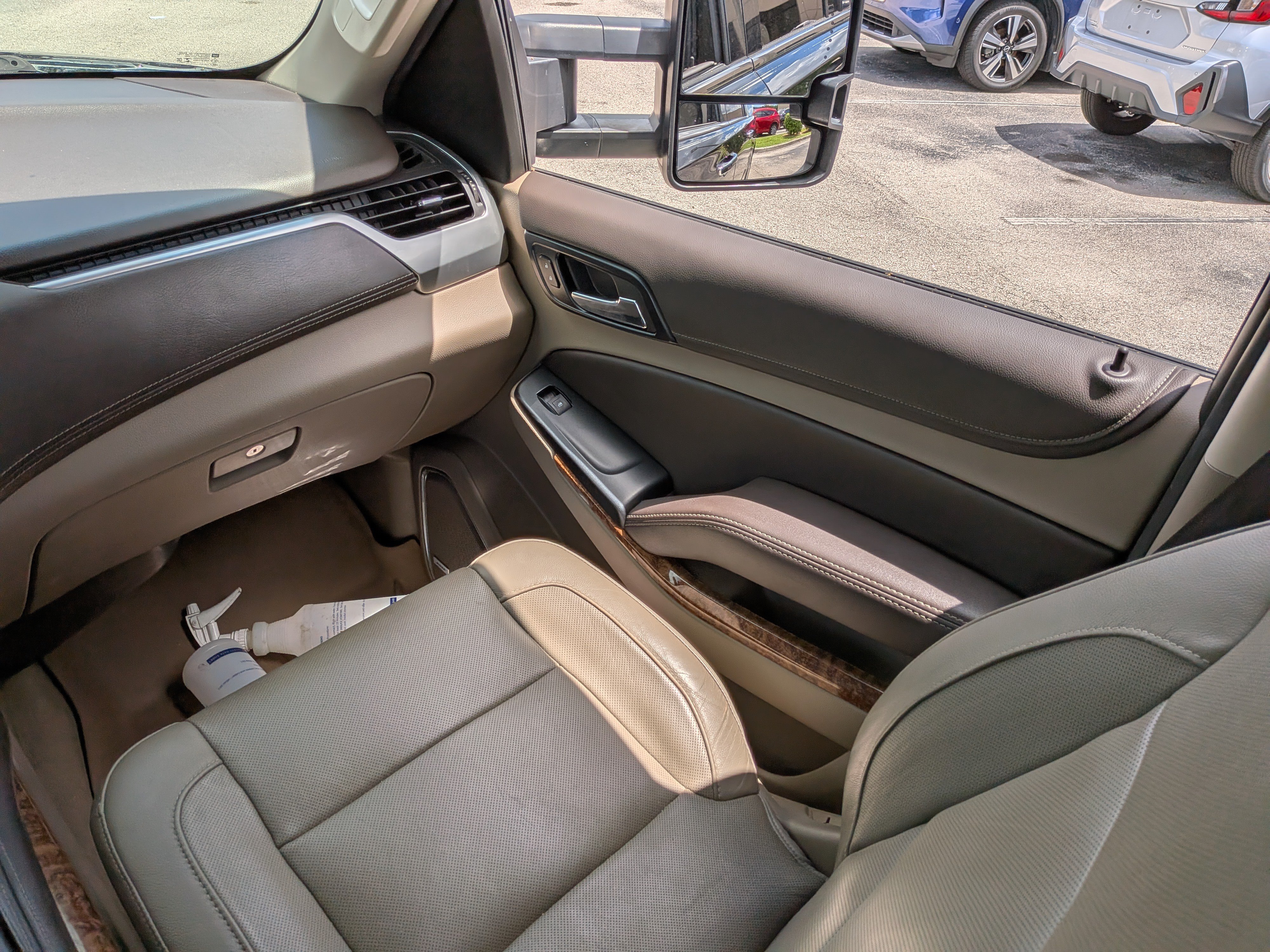Used 2019 Chevrolet Suburban Premier AWD/4WD image 19