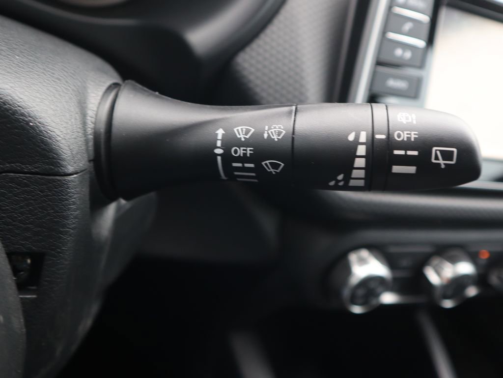 New 2025 Nissan Kicks Play S image 17