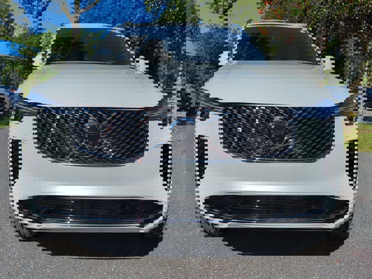 New 2026 Volvo XC90 B6 Plus w/ Protection Package Premier image 9