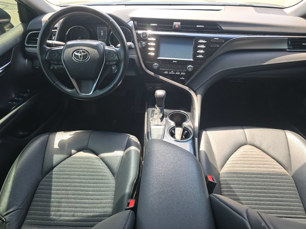 Used 2020 Toyota Camry SE FWD image 16