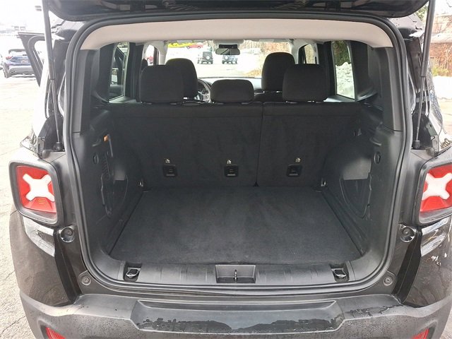 Used 2023 Jeep Renegade Latitude image 29