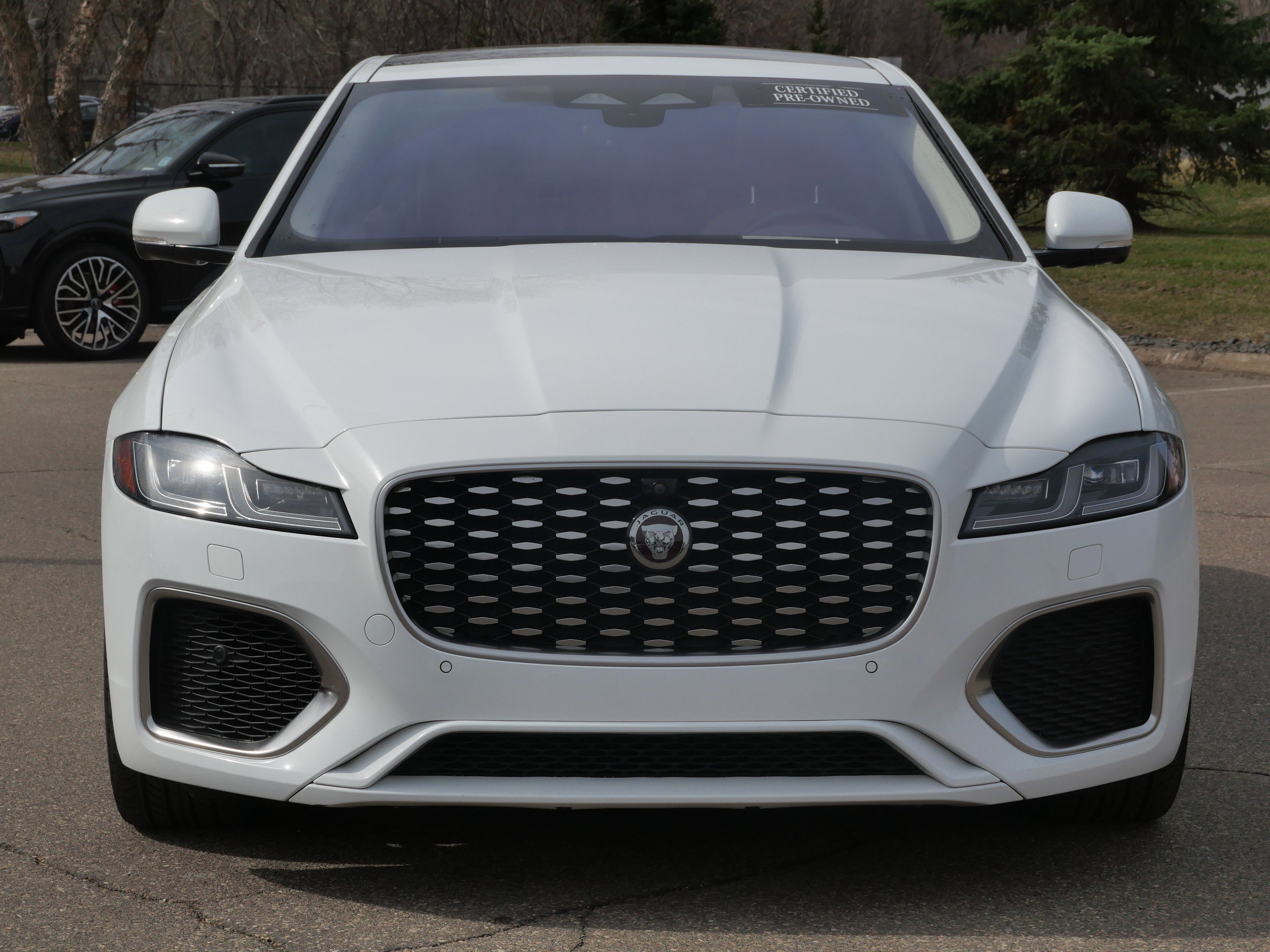 Certified 2021 Jaguar XF SE image 8