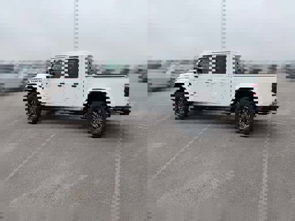 New 2026 Jeep Gladiator Mojave image 7