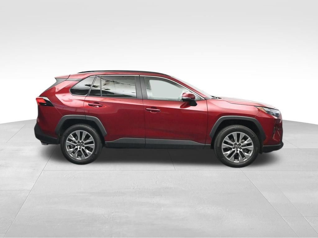 Used 2022 Toyota RAV4 XLE Premium FWD image 6