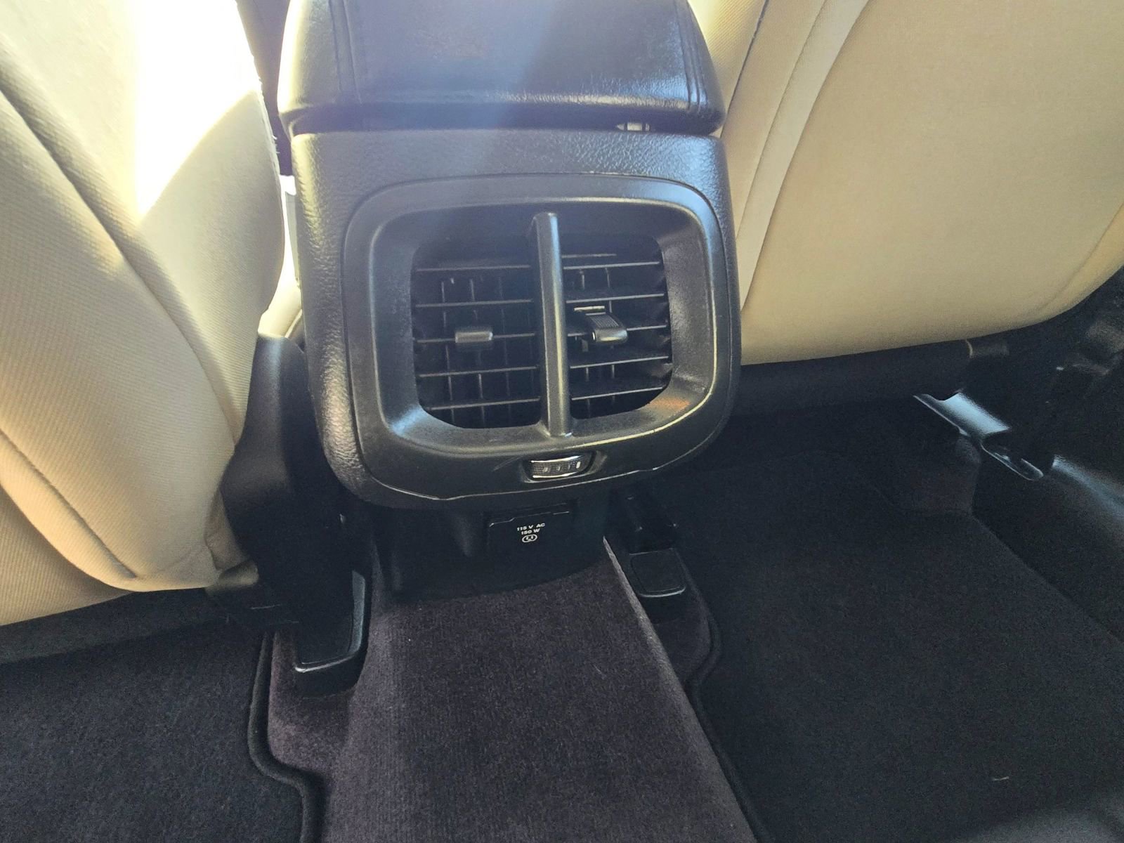 Used 2016 Jeep Cherokee Latitude FWD image 18