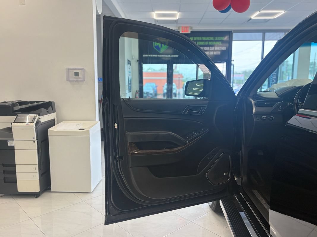 Used 2018 Chevrolet Tahoe LT w/ LT Signature Package AWD/4WD image 39