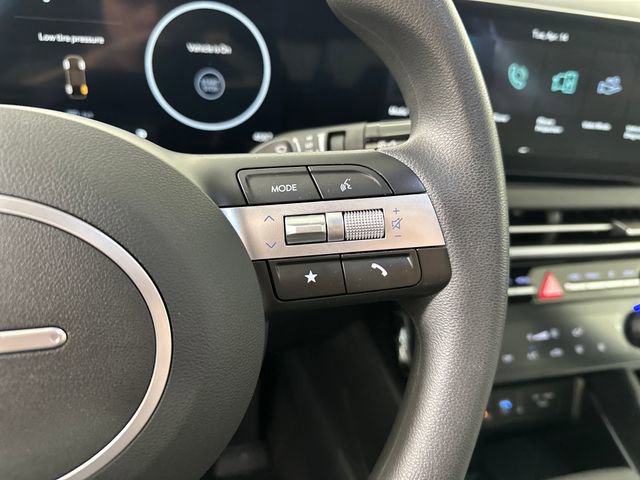 Certified 2025 Hyundai Santa Cruz SEL image 16