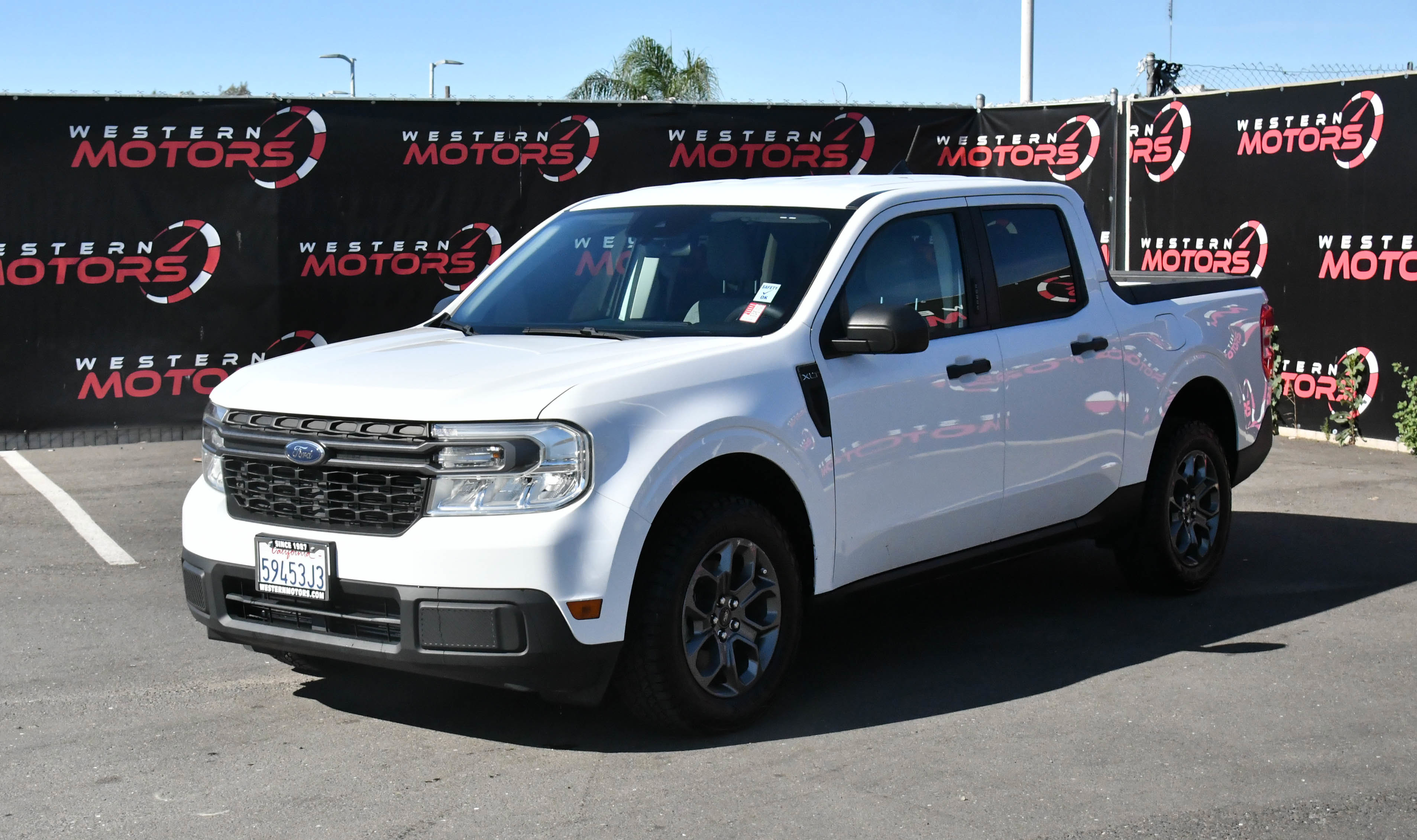 Used 2022 Ford Maverick XLT image 3
