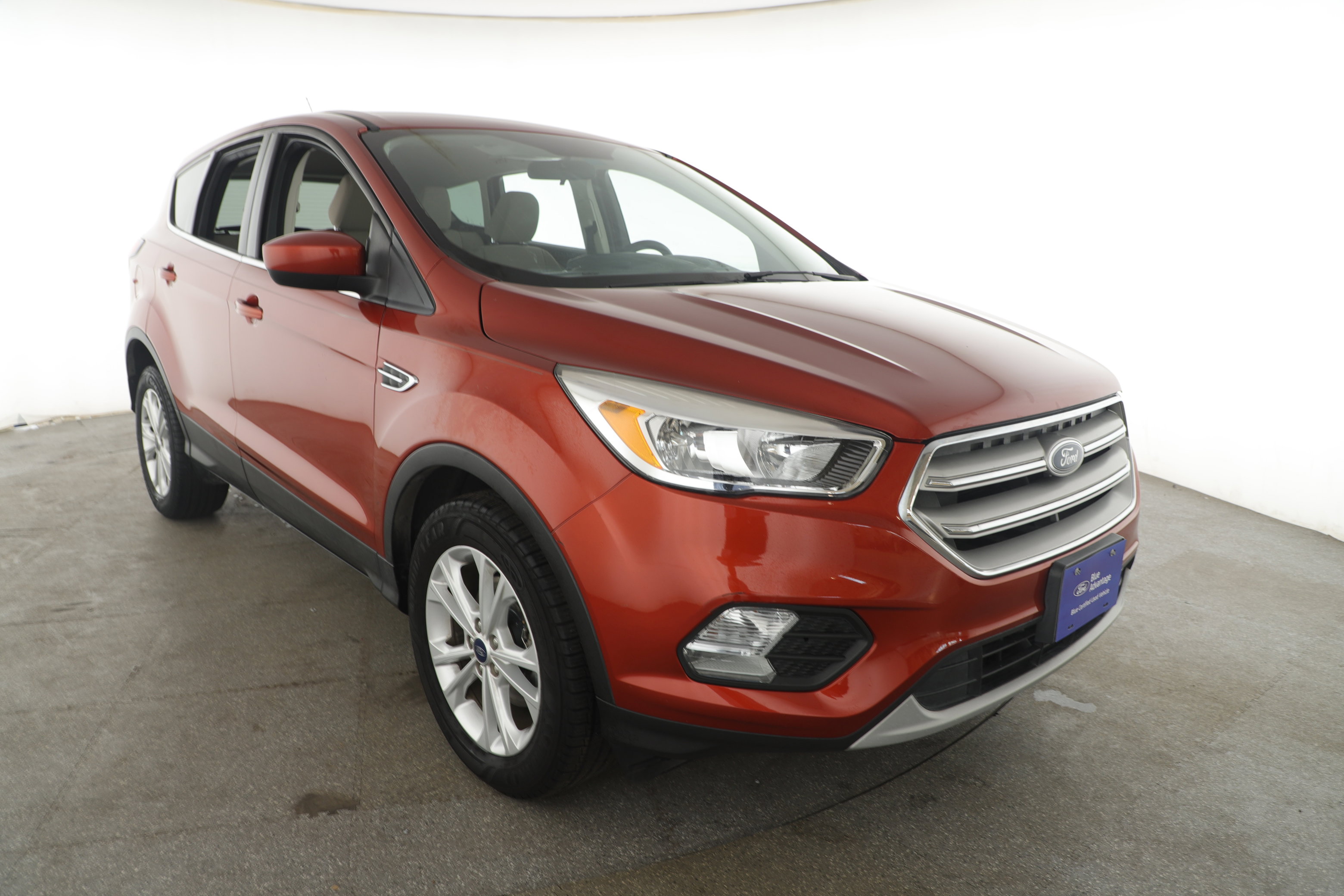Used 2019 Ford Escape SE image 3