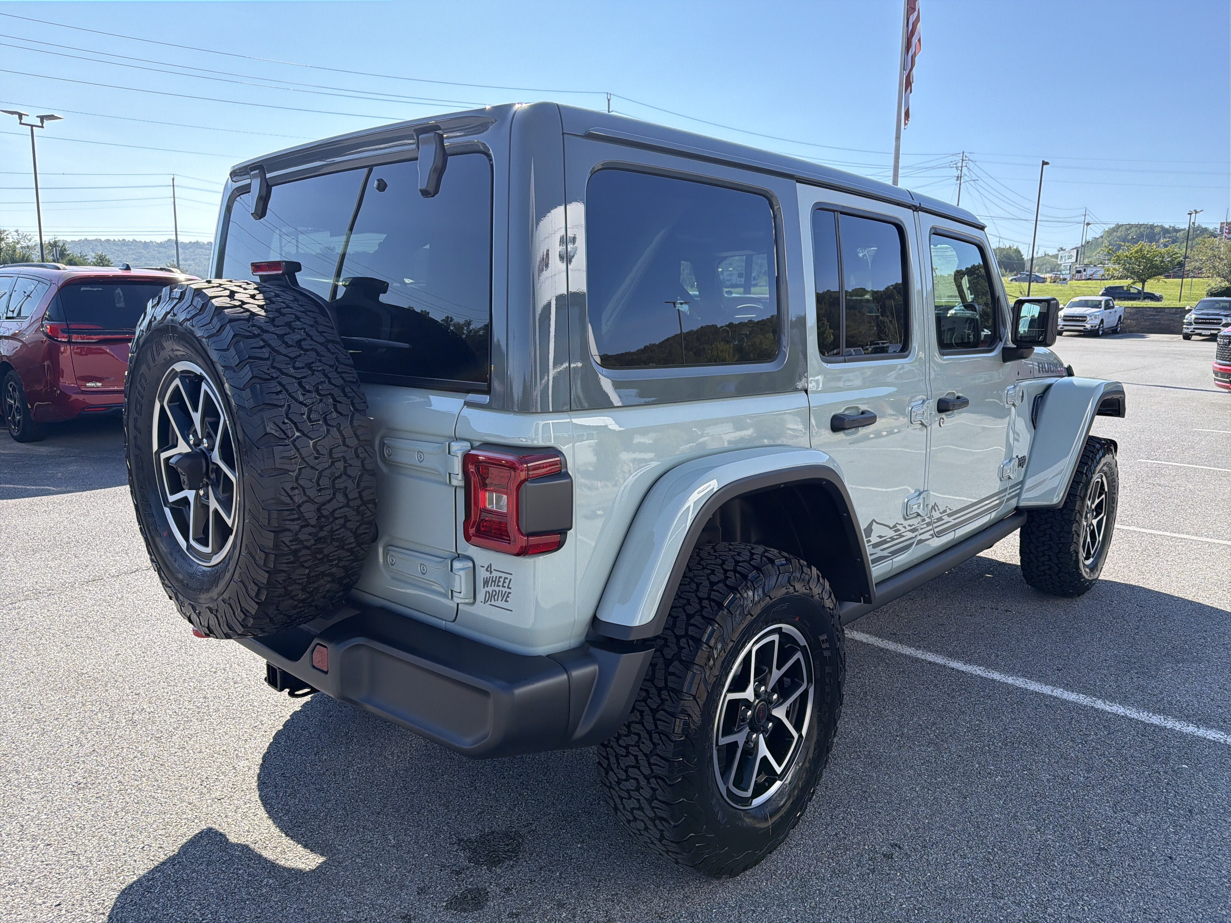 New 2026 Jeep Wrangler Unlimited Rubicon w/ Rockslide Package AWD/4WD image 8