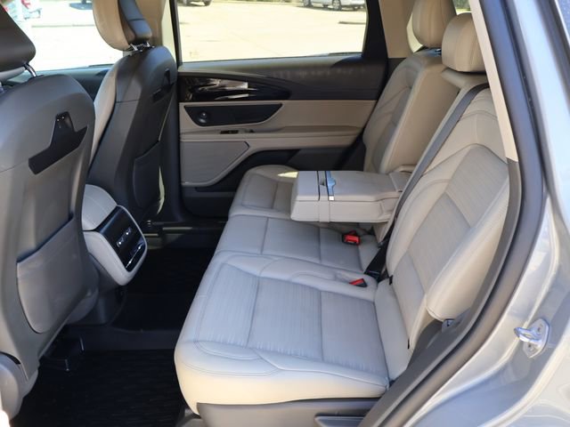 Used 2024 Lincoln Nautilus Reserve w/ Equipment Group 202A image 10