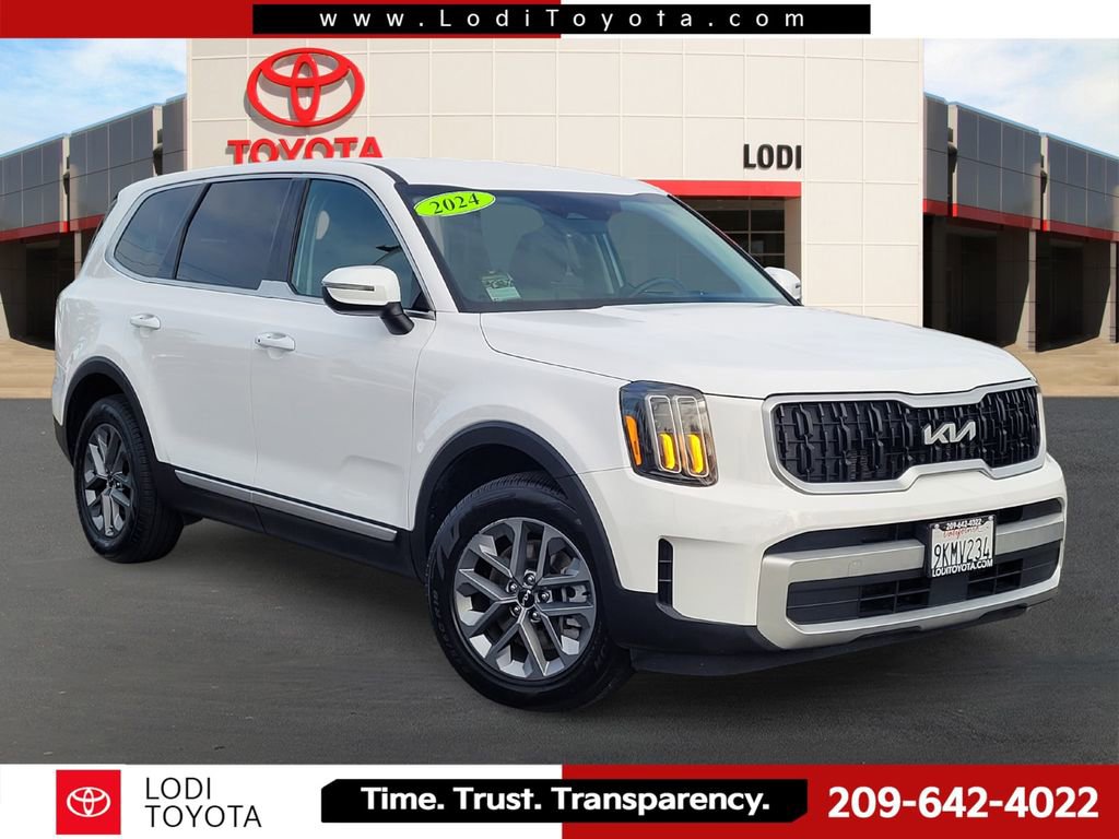 Used 2024 Kia Telluride LX FWD image 1