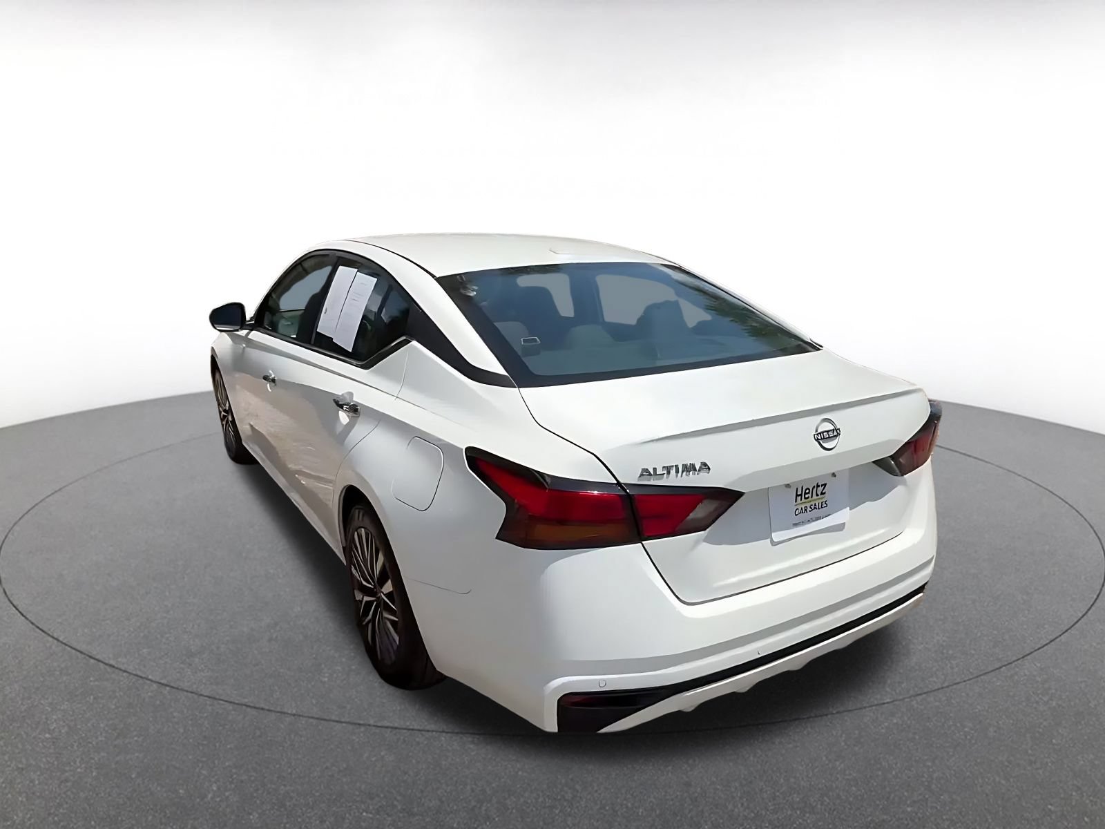 Used 2025 Nissan Altima 2.5 SV FWD image 11