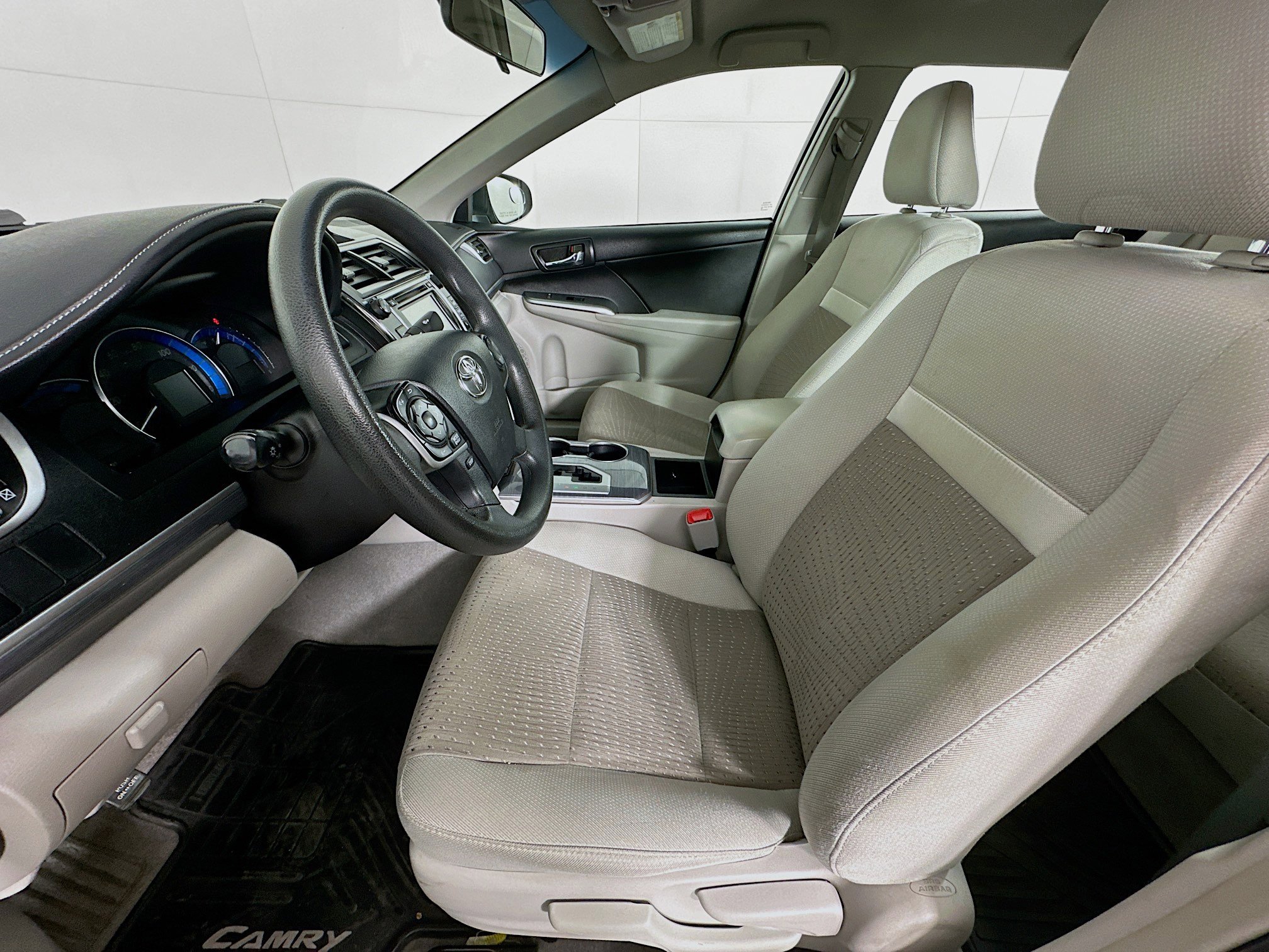 Used 2014 Toyota Camry LE image 13