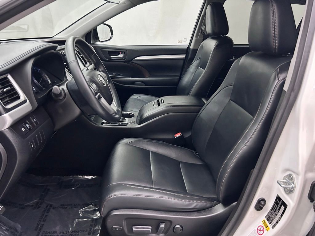 Used 2017 Toyota Highlander XLE image 15