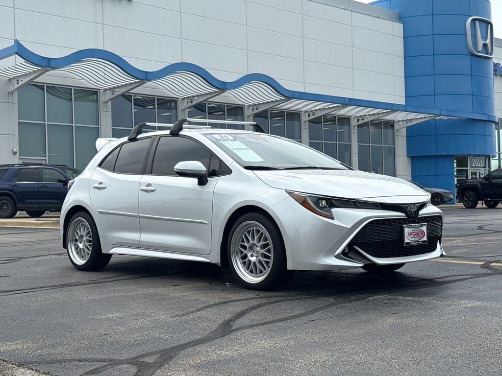 Used 2021 Toyota Corolla XSE FWD image 3