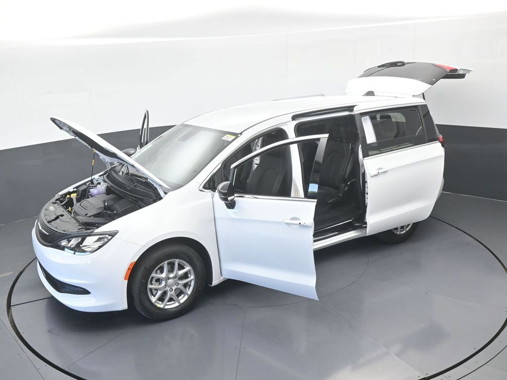 New 2026 Chrysler Voyager LX image 60