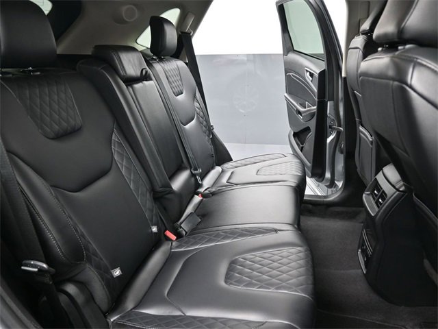 Used 2024 Ford Edge Titanium image 27