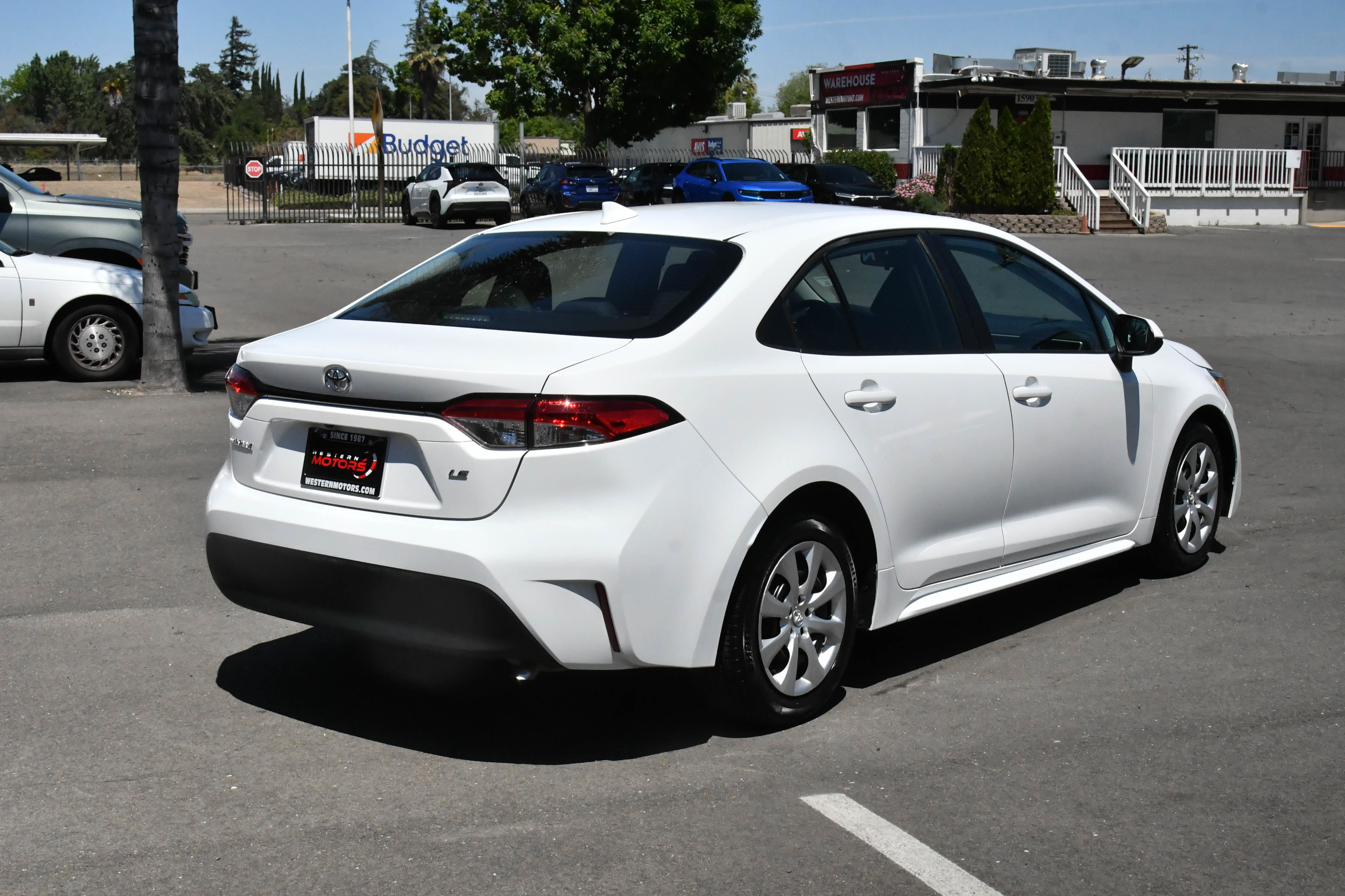 Used 2025 Toyota Corolla LE FWD image 8