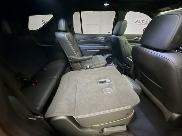 Used 2025 Chevrolet Traverse High Country image 32