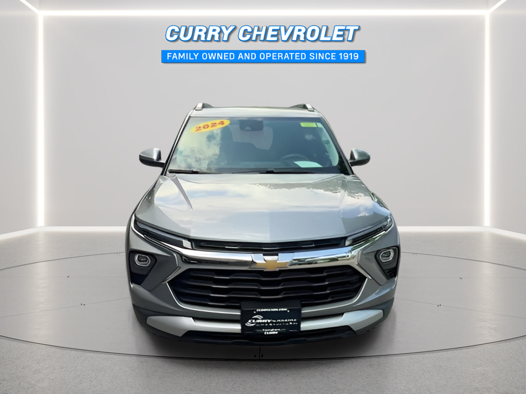 Used 2024 Chevrolet TrailBlazer LT AWD/4WD image 3