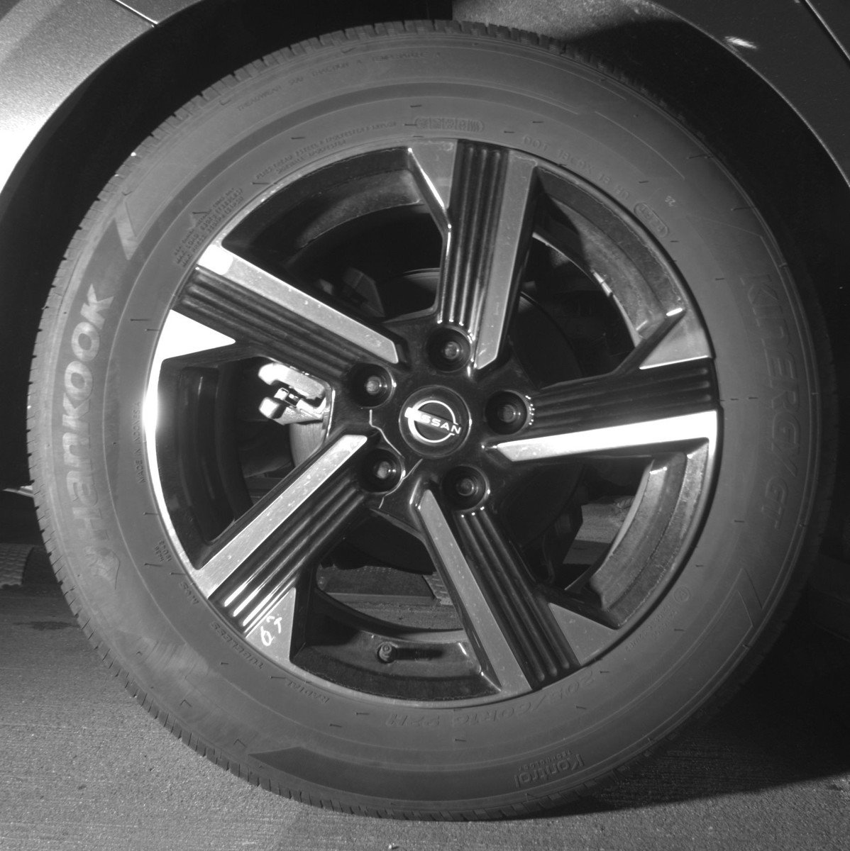 Used 2025 Nissan Sentra SV FWD image 14
