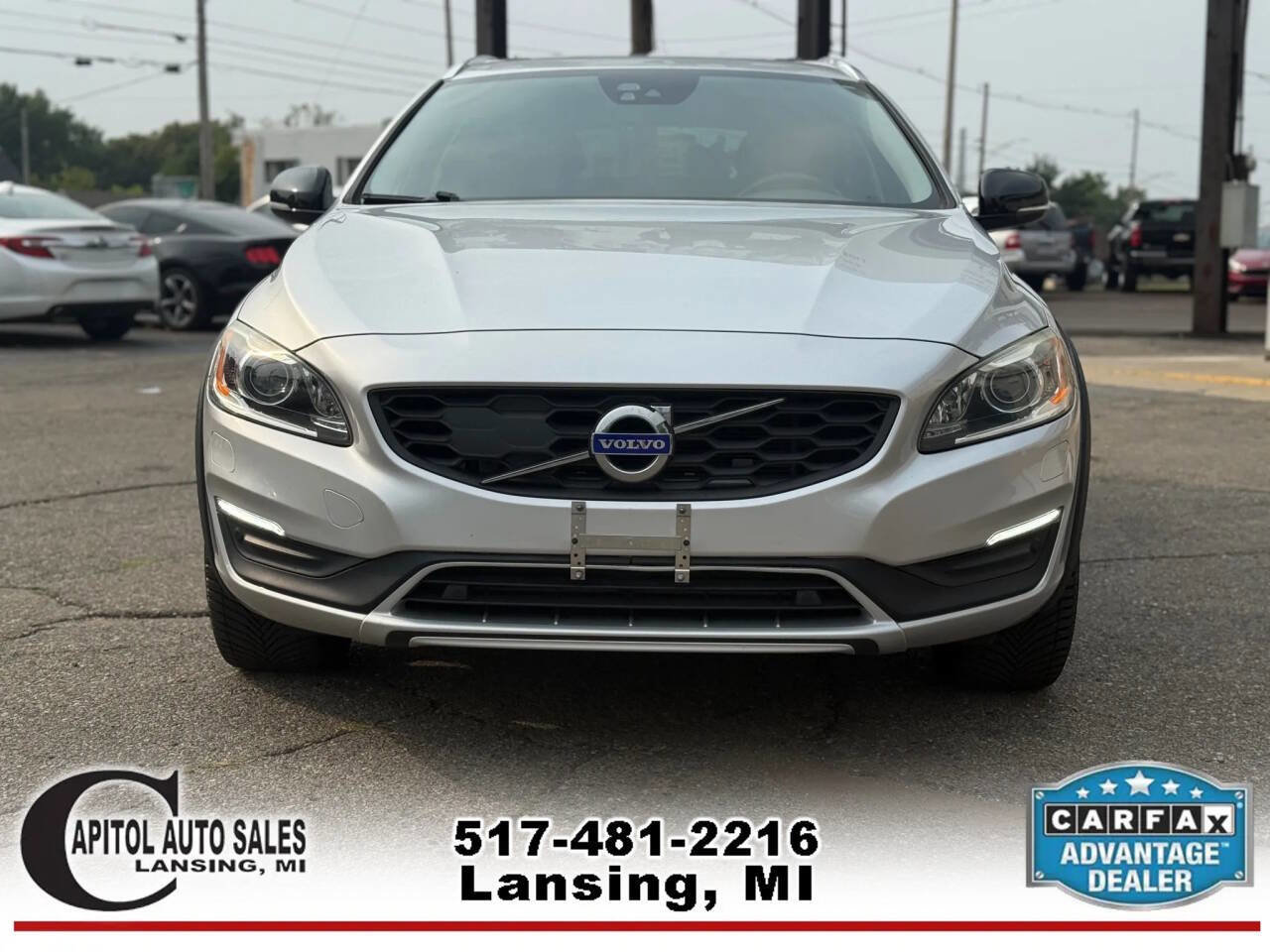 Used 2017 Volvo V60 T5 Cross Country Platinum w/ Climate Package image 3