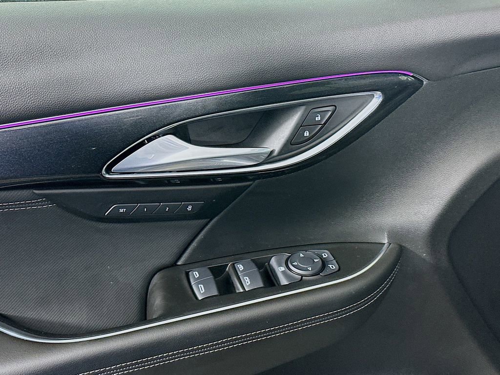 Used 2025 Buick Envision Preferred image 24