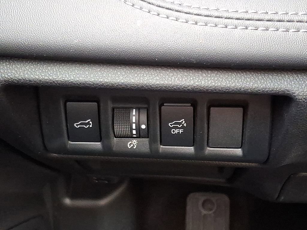 Certified 2025 Subaru Outback Limited AWD/4WD image 26