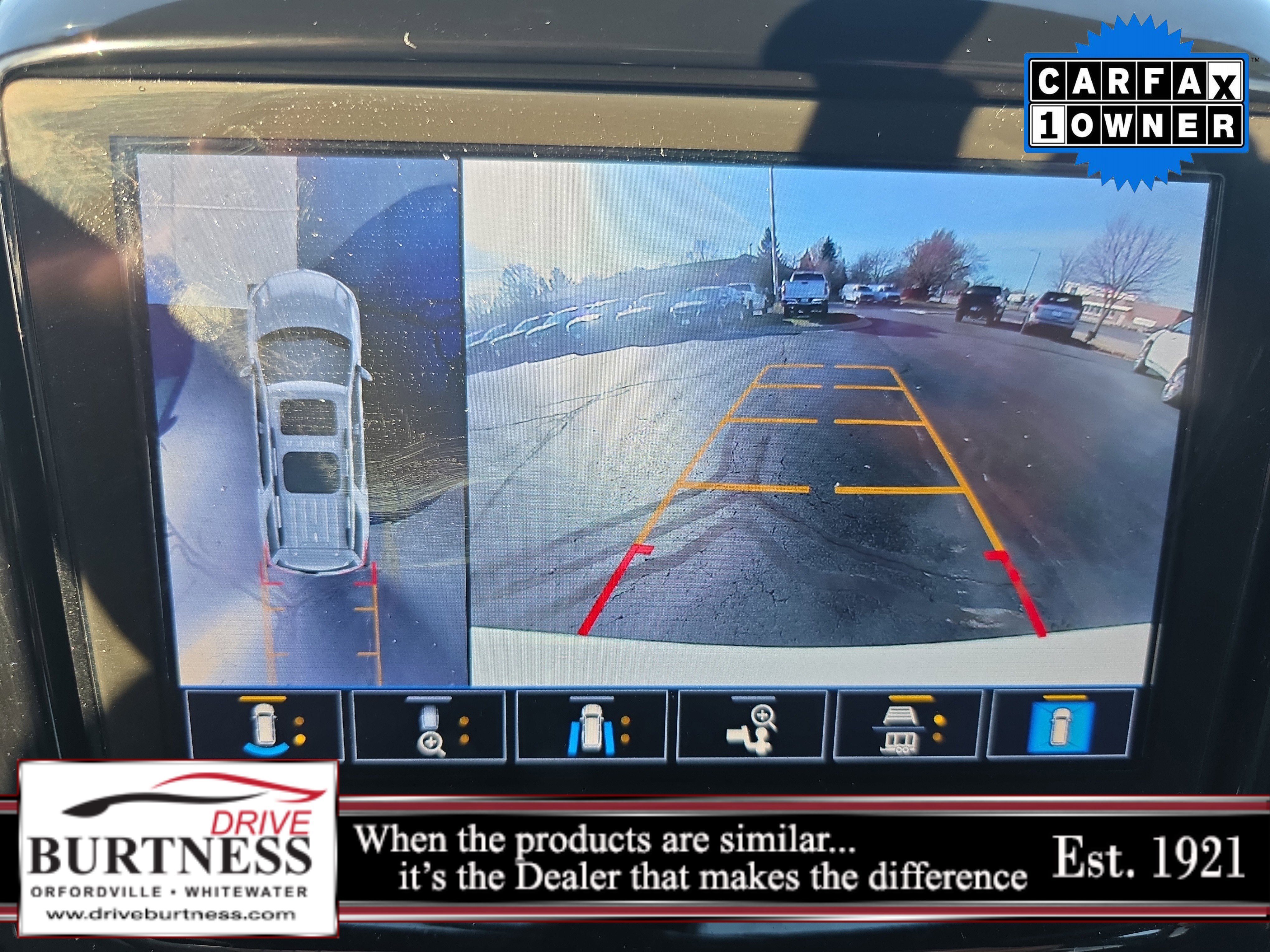 Certified 2023 Chevrolet Traverse LT w/ LT Premium Package image 2