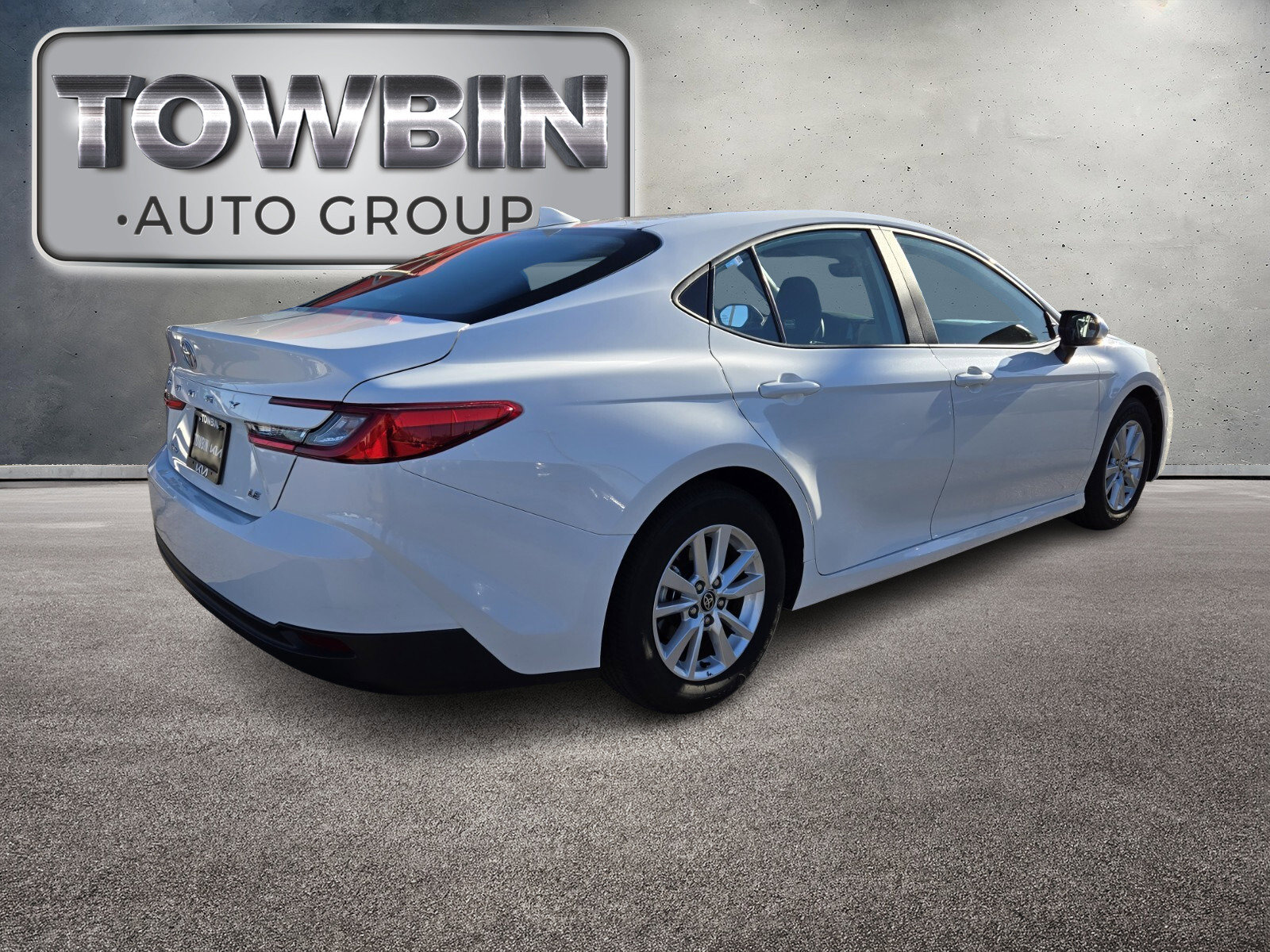 Used 2025 Toyota Camry SE image 5