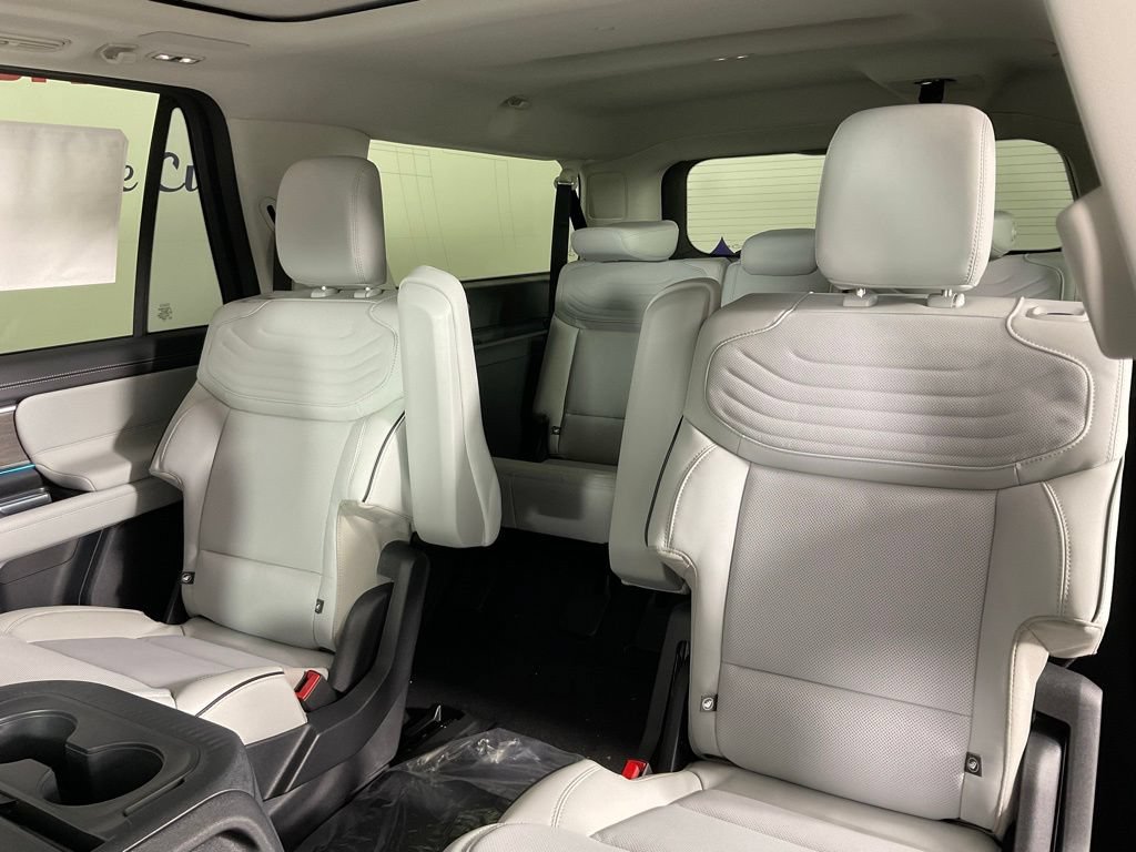 New 2026 Ford Expedition Max Platinum w/ Platinum Ultimate Package AWD/4WD image 16