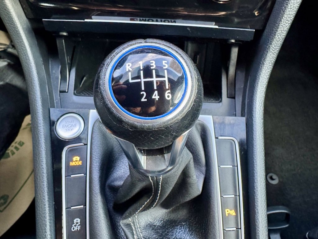 Used 2019 Volkswagen Golf R 4-Door image 38