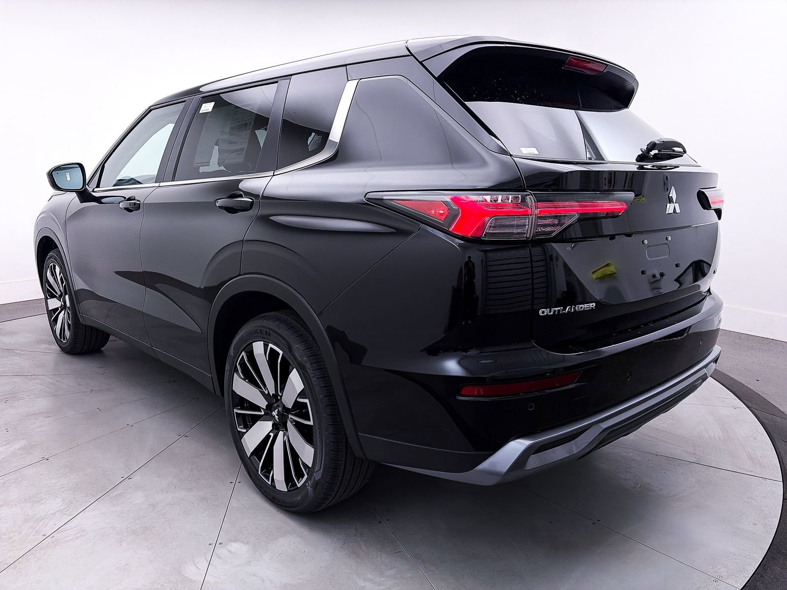 New 2026 Mitsubishi Outlander SE AWD/4WD image 4