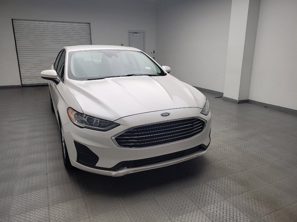Used 2020 Ford Fusion SE FWD image 14
