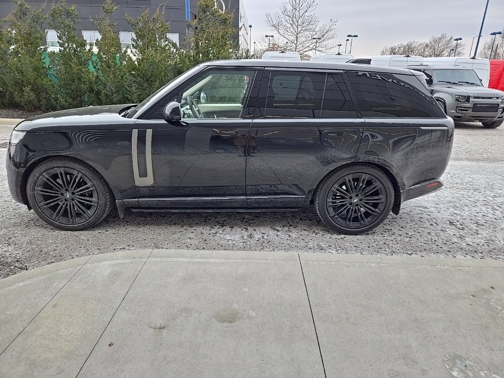 Certified 2023 Land Rover Range Rover SE image 8