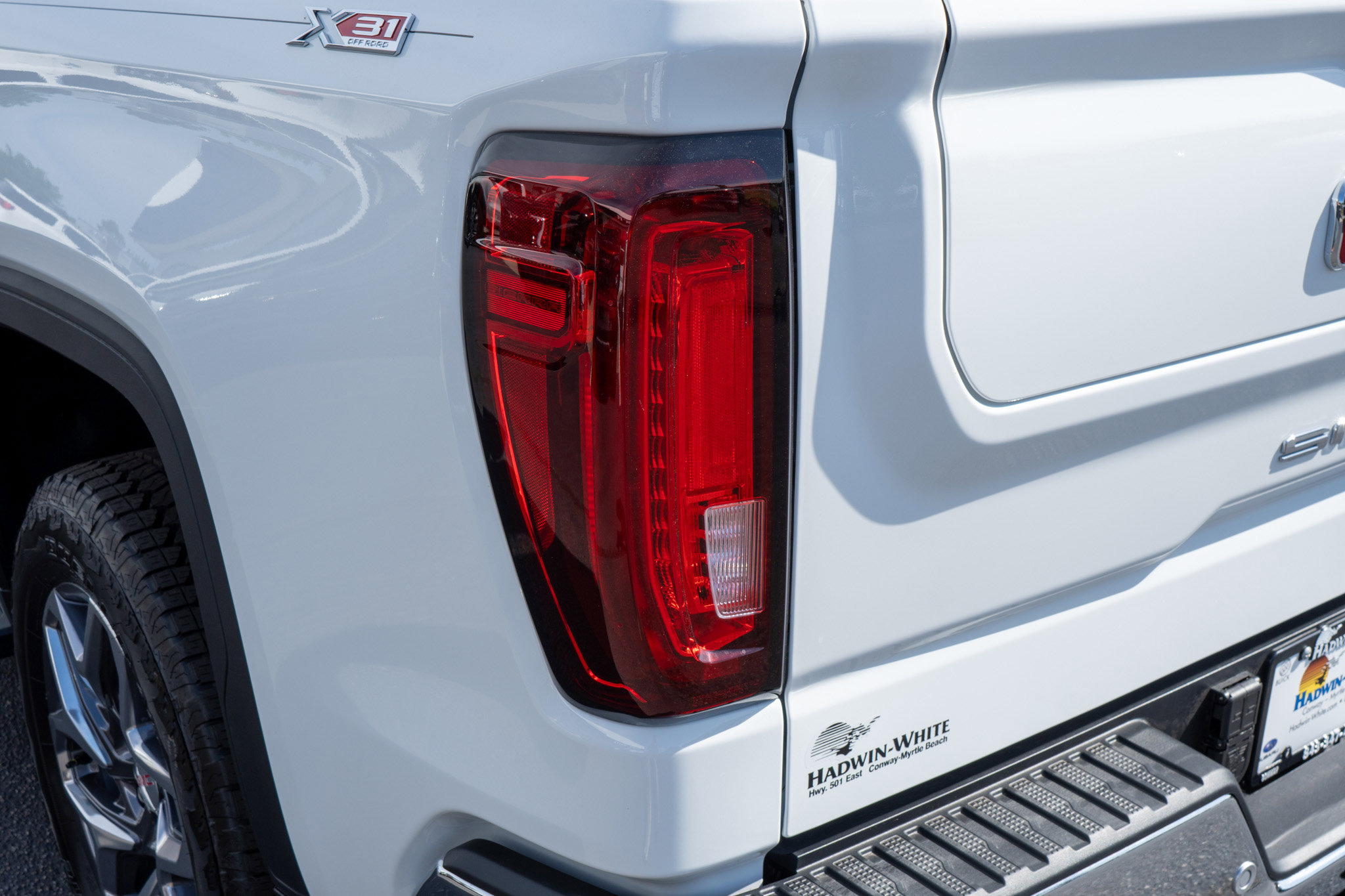 New 2026 GMC Sierra 1500 SLT AWD/4WD image 10