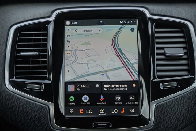Certified 2023 Volvo XC90 B6 Plus AWD/4WD image 23