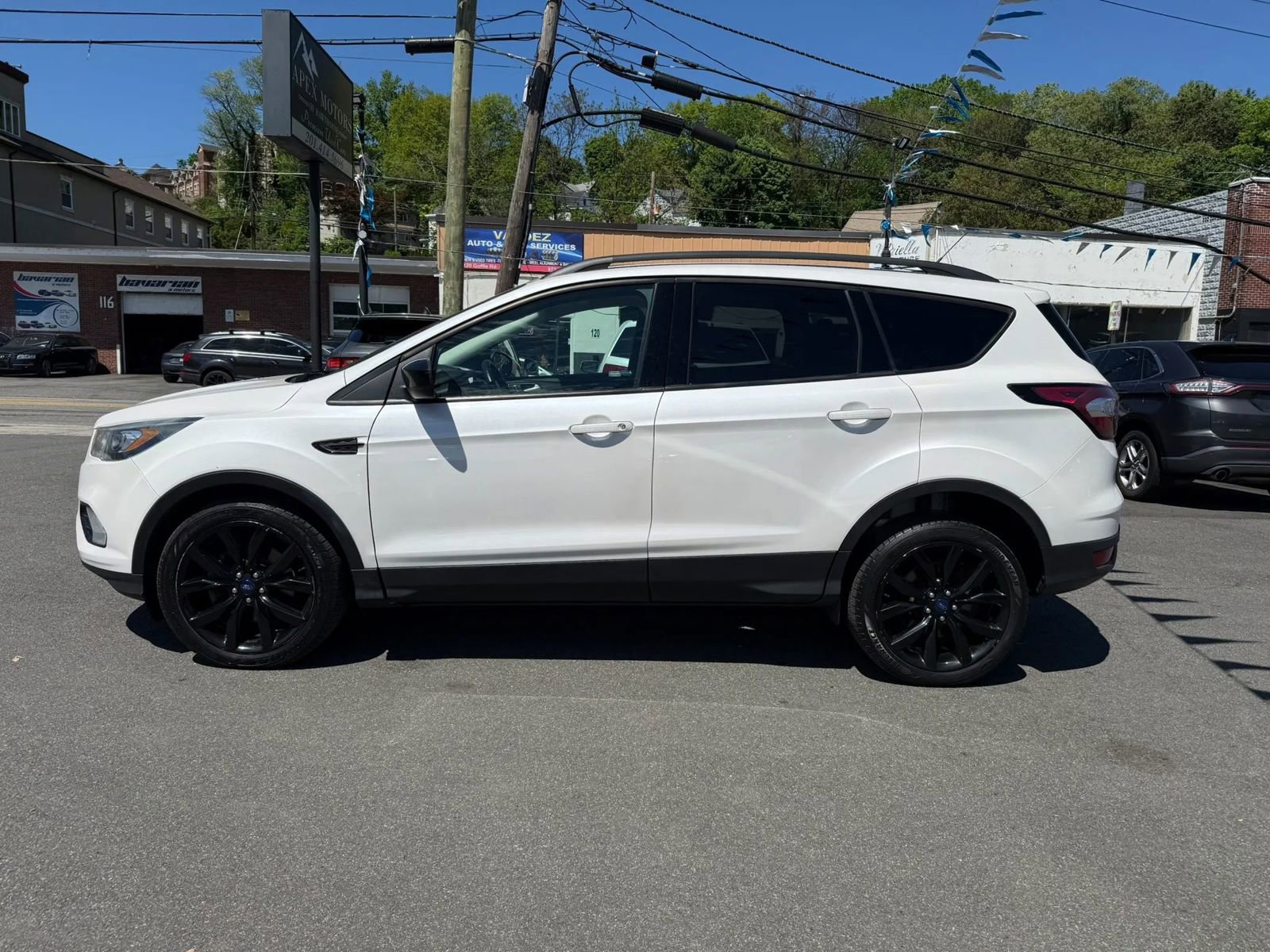 Used 2017 Ford Escape SE w/ Equipment Group 201A AWD/4WD image 4