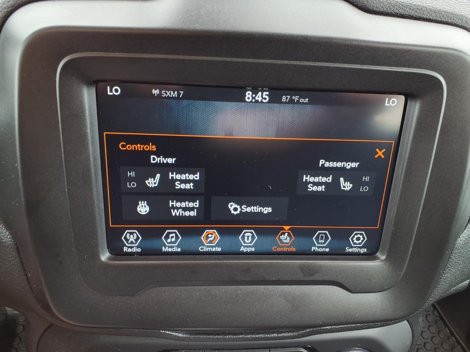 Certified 2019 Jeep Renegade Latitude w/ Cold Weather Group AWD/4WD image 5