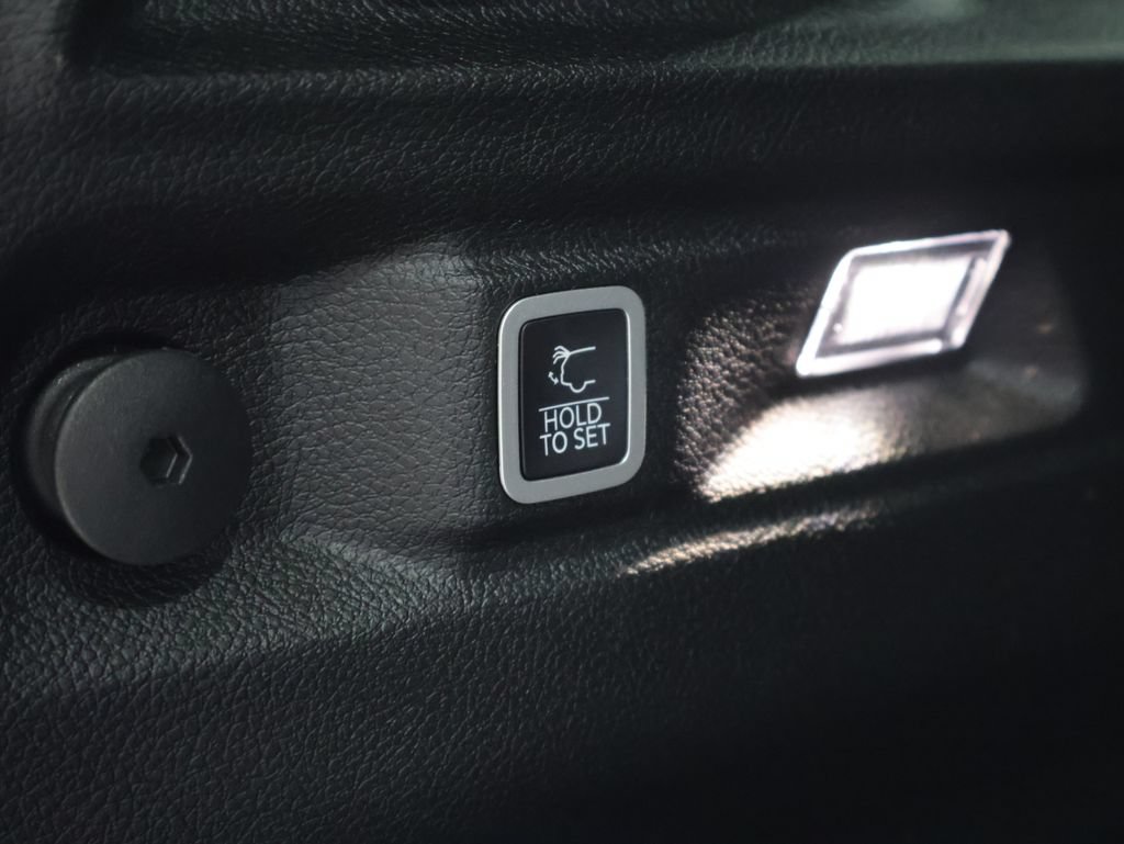 Certified 2023 Jeep Grand Cherokee L Limited w/ Luxury Tech Group II AWD/4WD image 24