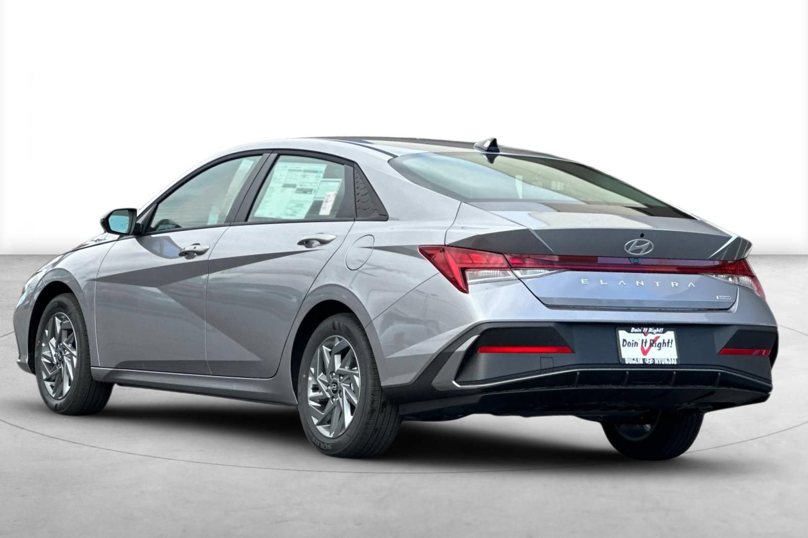 Used 2026 Hyundai Elantra Hybrid FWD image 4