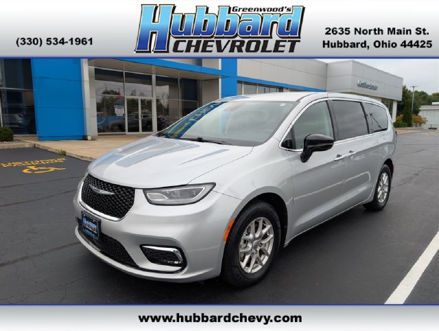 Used 2024 Chrysler Pacifica Touring-L